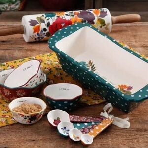 Pioneer Woman Oven and Dishwasher safe Bakewwre set “Flea Market”